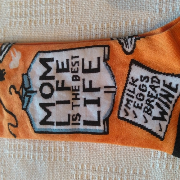 Primatives by Kathy LoL "Mom life is the best" socks - Picture 5 of 10